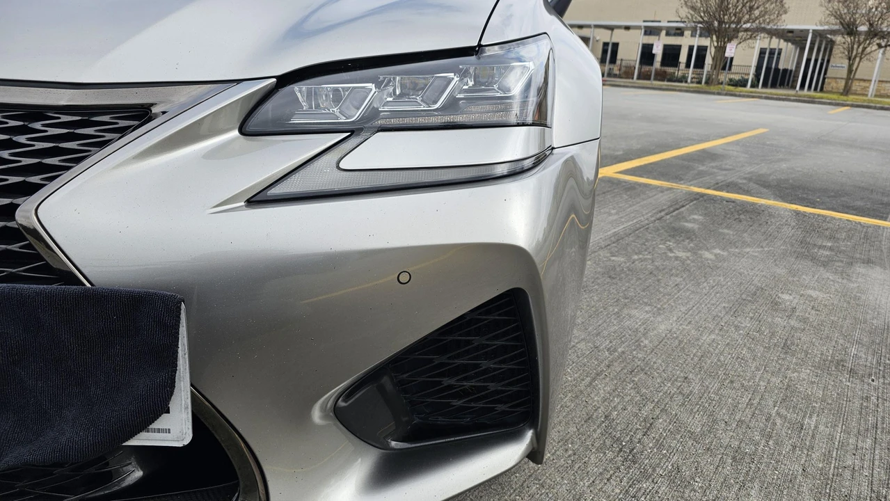 2016 Lexus GS F 4th Gen - Image 21 of 31