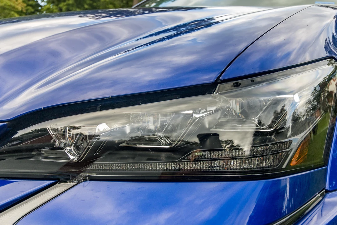 2016 Lexus GS F 4th Gen - Image 16 of 31