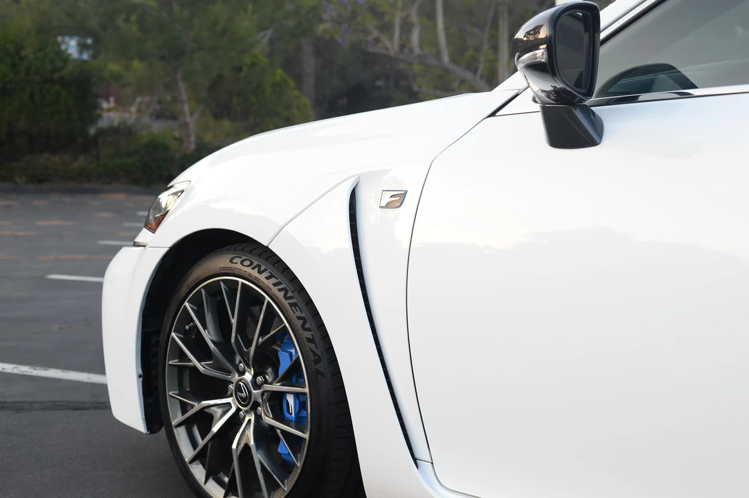 2016 Lexus GS F 4th Gen - Image 24 of 31