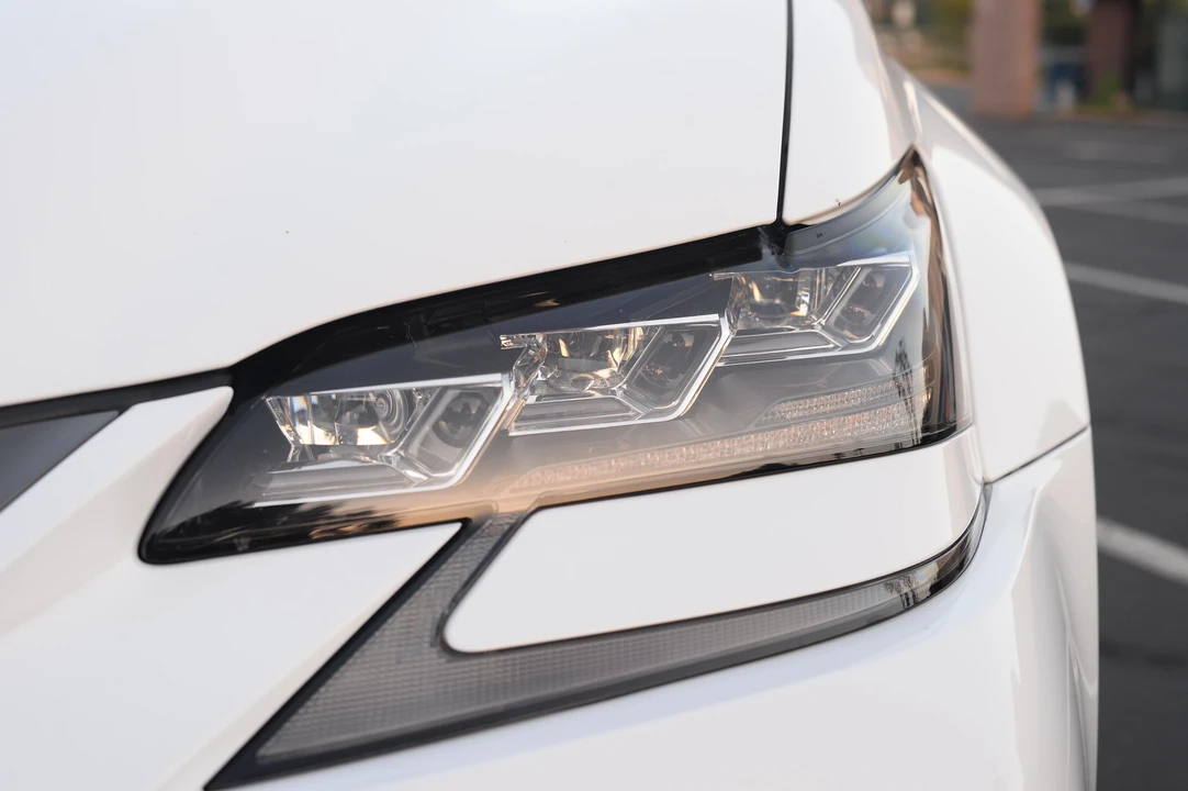 2016 Lexus GS F 4th Gen - Image 21 of 31