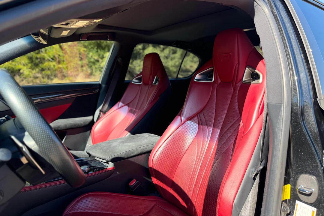 2016 Lexus GS F 4th Gen - Image 25 of 31
