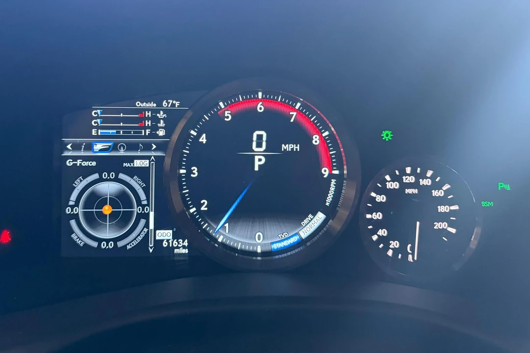 2016 Lexus GS F 4th Gen - Image 27 of 31