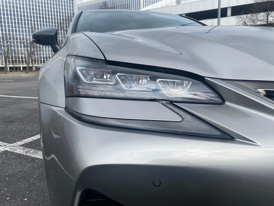 2016 Lexus GS F 4th Gen - Image 25 of 31