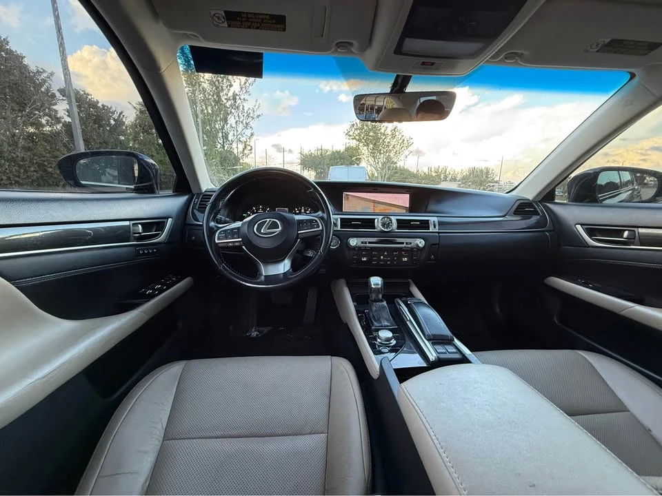 2016 Lexus GS 4th Gen - Image 12 of 20