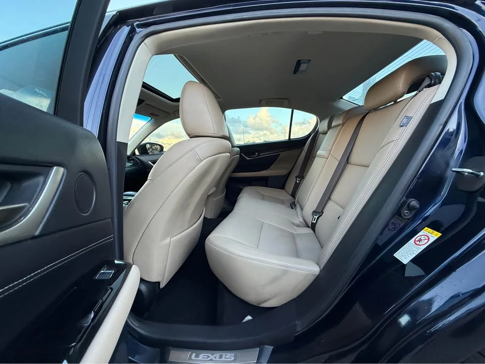 2016 Lexus GS 4th Gen - Image 11 of 20