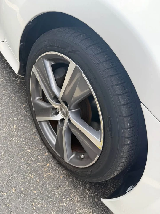 2016 Lexus GS 4th Gen - Image 10 of 10