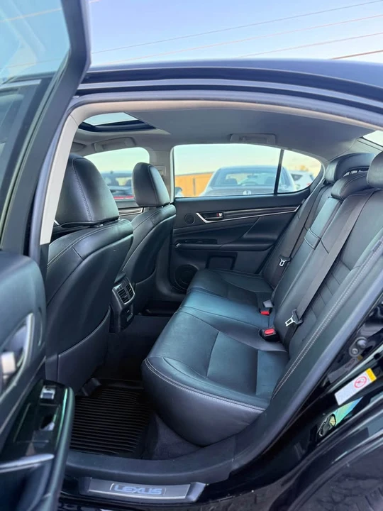 2016 Lexus GS 4th Gen - Image 15 of 20