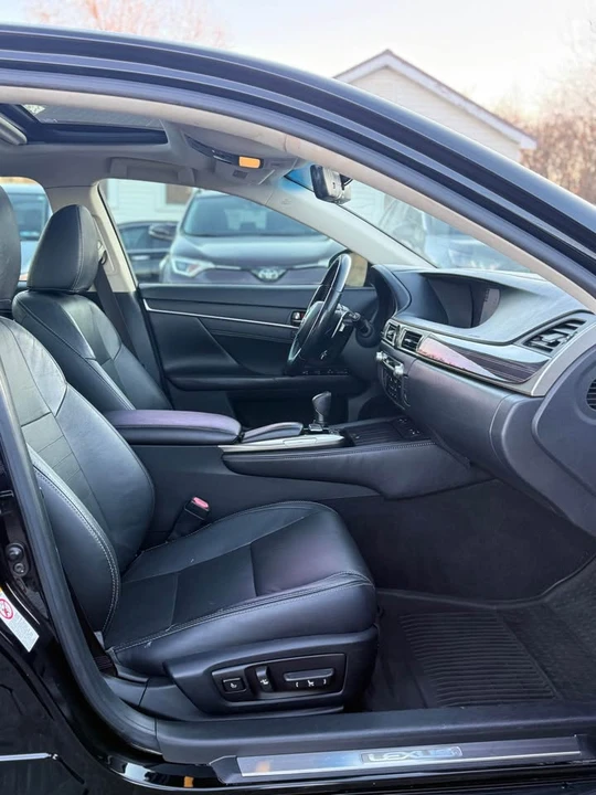 2016 Lexus GS 4th Gen - Image 13 of 20