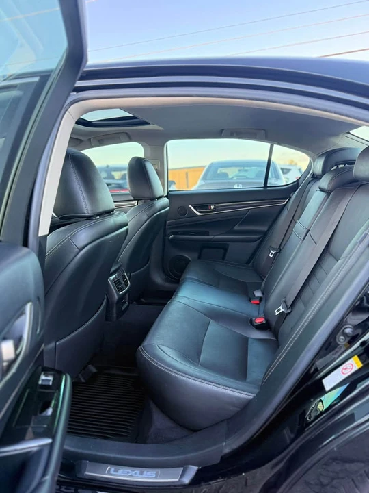 2016 Lexus GS 4th Gen - Image 9 of 19