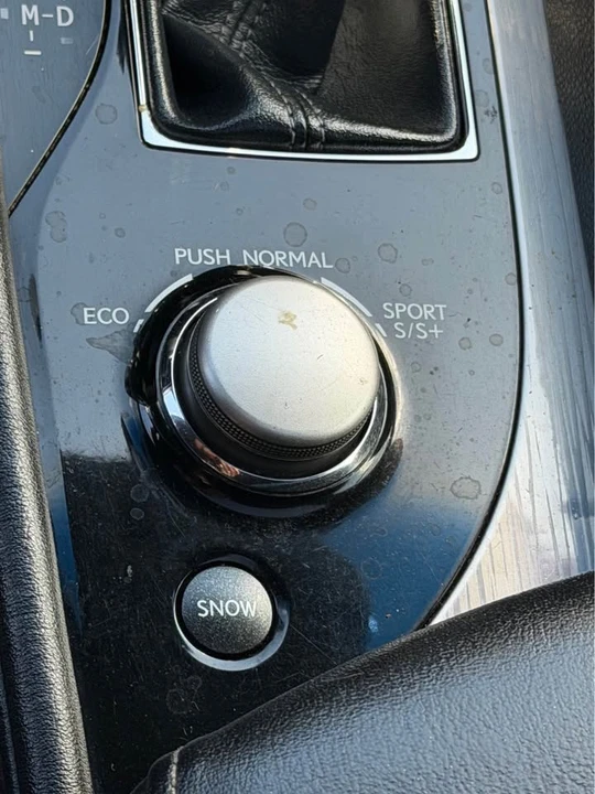 2016 Lexus GS 4th Gen - Image 7 of 10