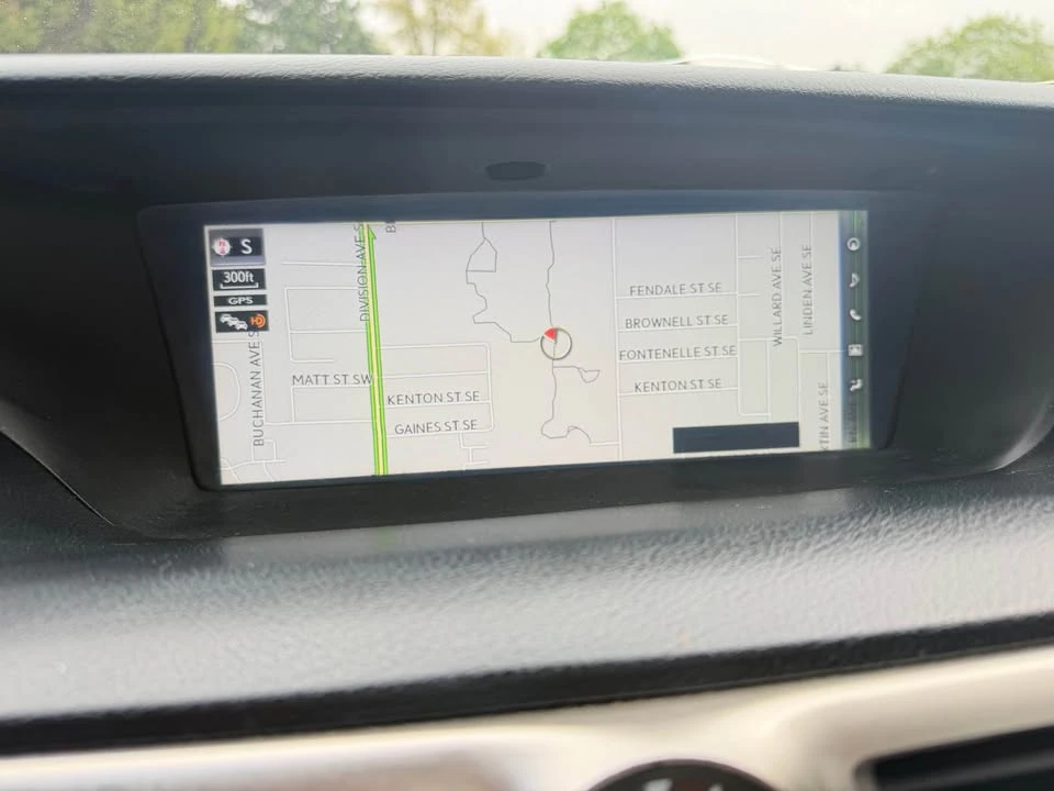2016 Lexus GS 4th Gen - Image 17 of 20
