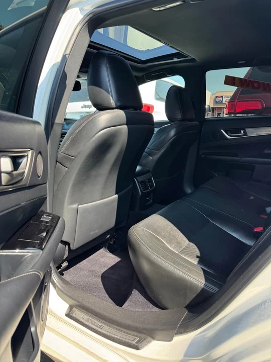 2016 Lexus GS 4th Gen - Image 7 of 11