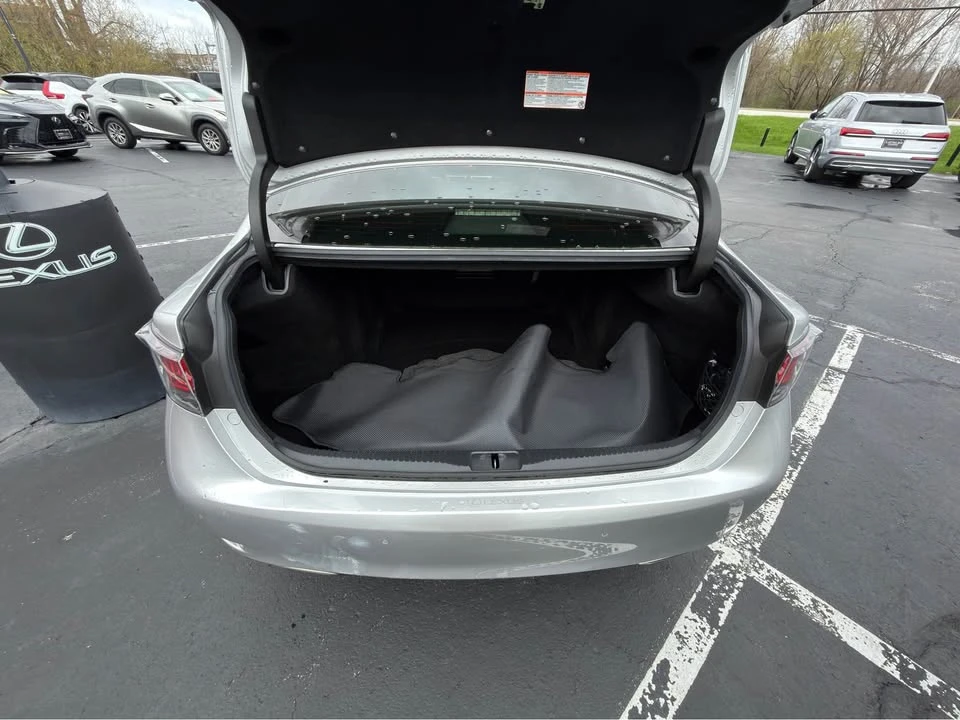 2016 Lexus GS 4th Gen - Image 10 of 11