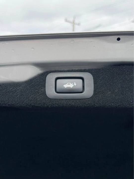 2016 Lexus GS 4th Gen - Image 11 of 11