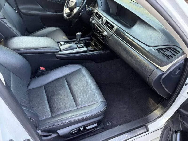 2016 Lexus GS 4th Gen - Image 9 of 11