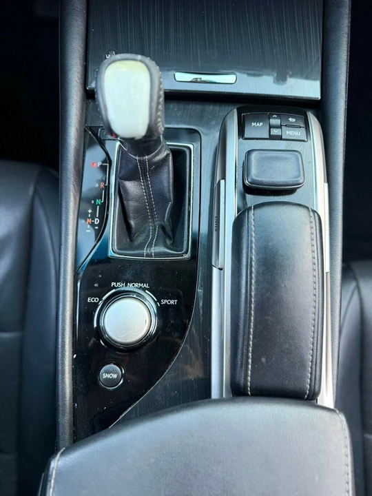 2016 Lexus GS 4th Gen - Image 18 of 21