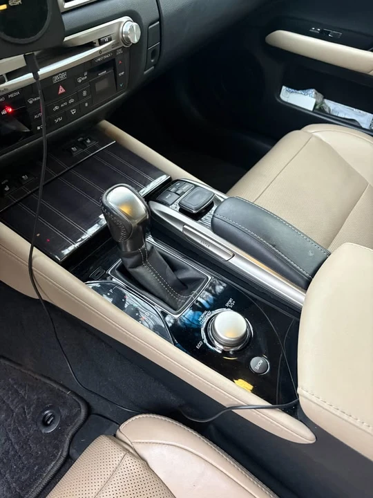 2016 Lexus GS 4th Gen - Image 9 of 10