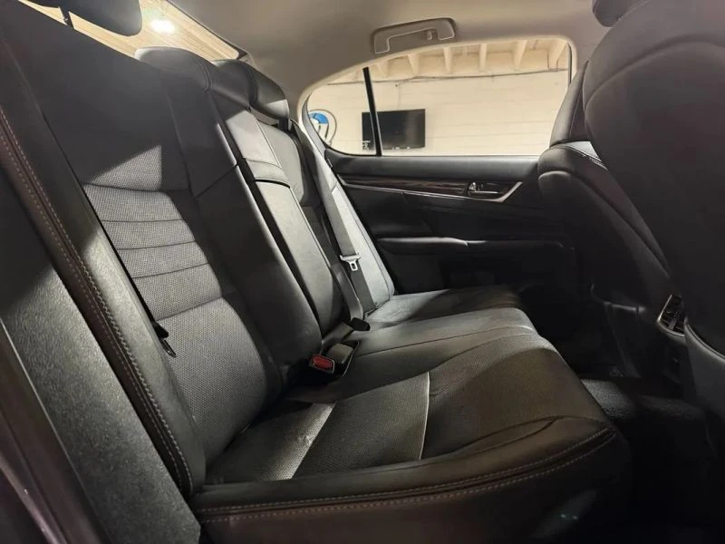 2016 Lexus GS 4th Gen - Image 11 of 12