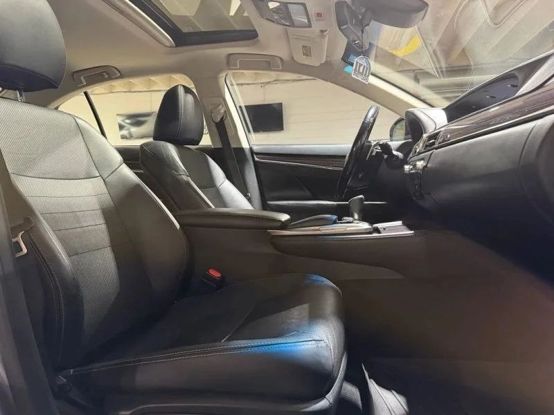 2016 Lexus GS 4th Gen - Image 10 of 12