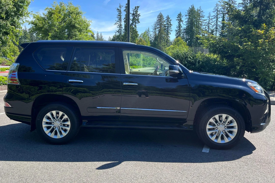2016 Lexus GX 2nd Gen - Image 3 of 31