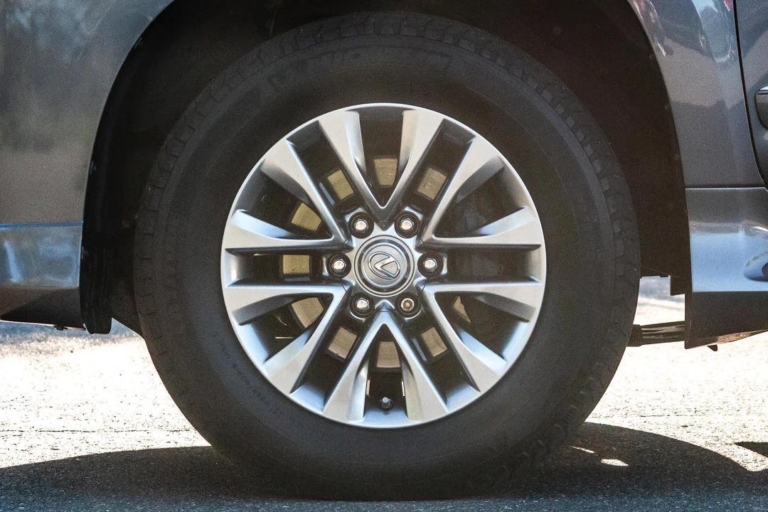 2016 Lexus GX 2nd Gen - Image 25 of 31