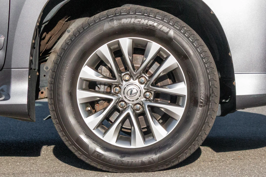 2016 Lexus GX 2nd Gen - Image 26 of 31