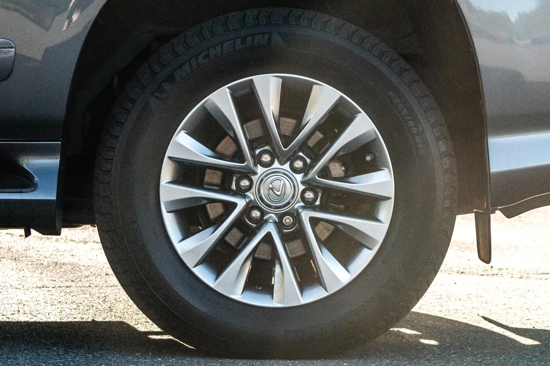 2016 Lexus GX 2nd Gen - Image 28 of 31