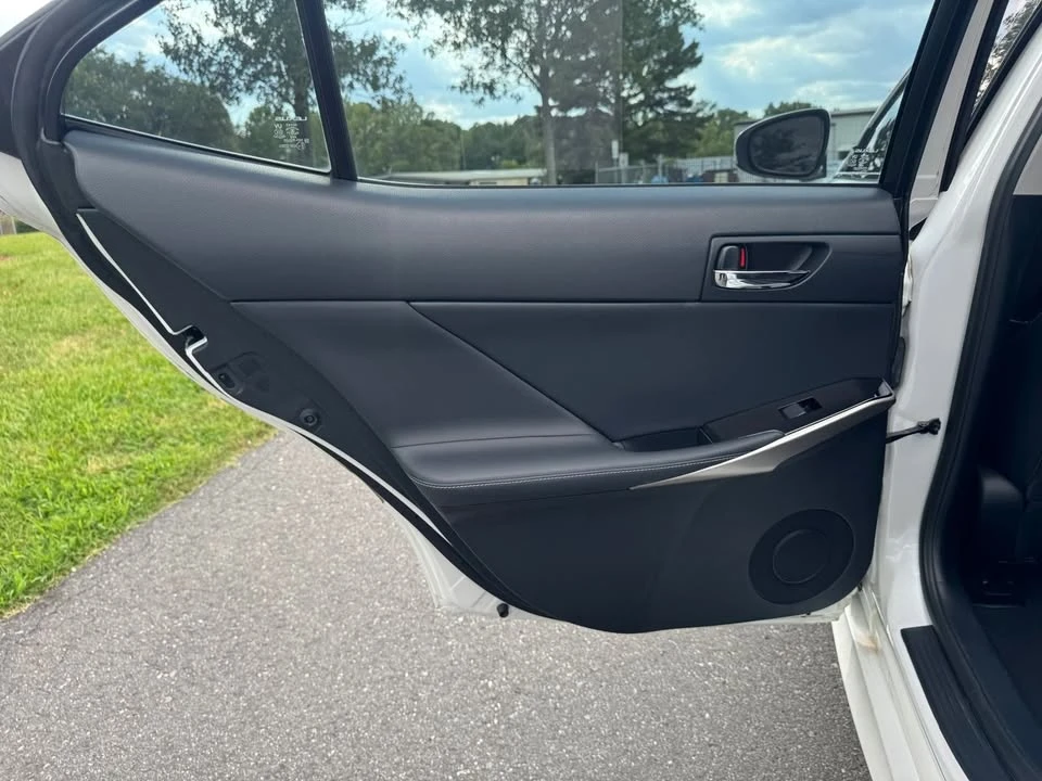 2016 Lexus IS 3rd Gen - Image 16 of 20