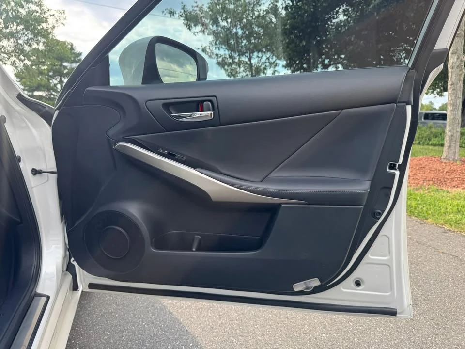 2016 Lexus IS 3rd Gen - Image 18 of 20