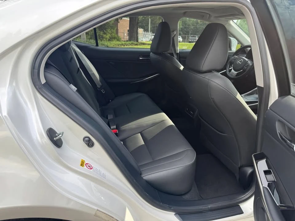 2016 Lexus IS 3rd Gen - Image 19 of 20