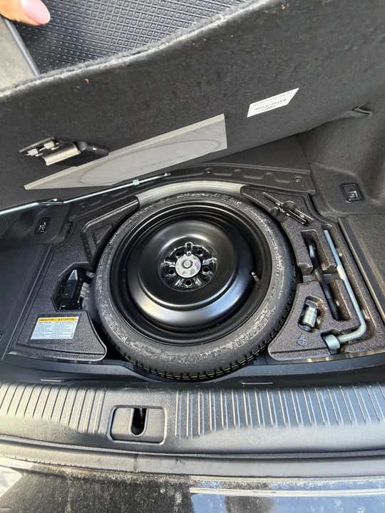 2016 Lexus IS 3rd Gen - Image 9 of 20