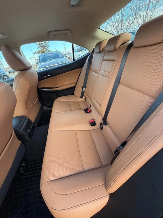 2016 Lexus IS 3rd Gen - Image 19 of 20