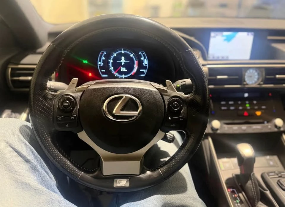2016 Lexus IS 3rd Gen - Image 7 of 10