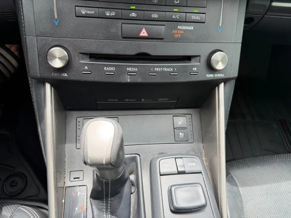 2016 Lexus IS 3rd Gen - Image 18 of 19