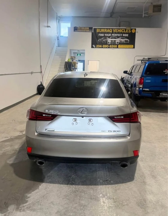 2016 Lexus IS 3rd Gen - Image 5 of 10