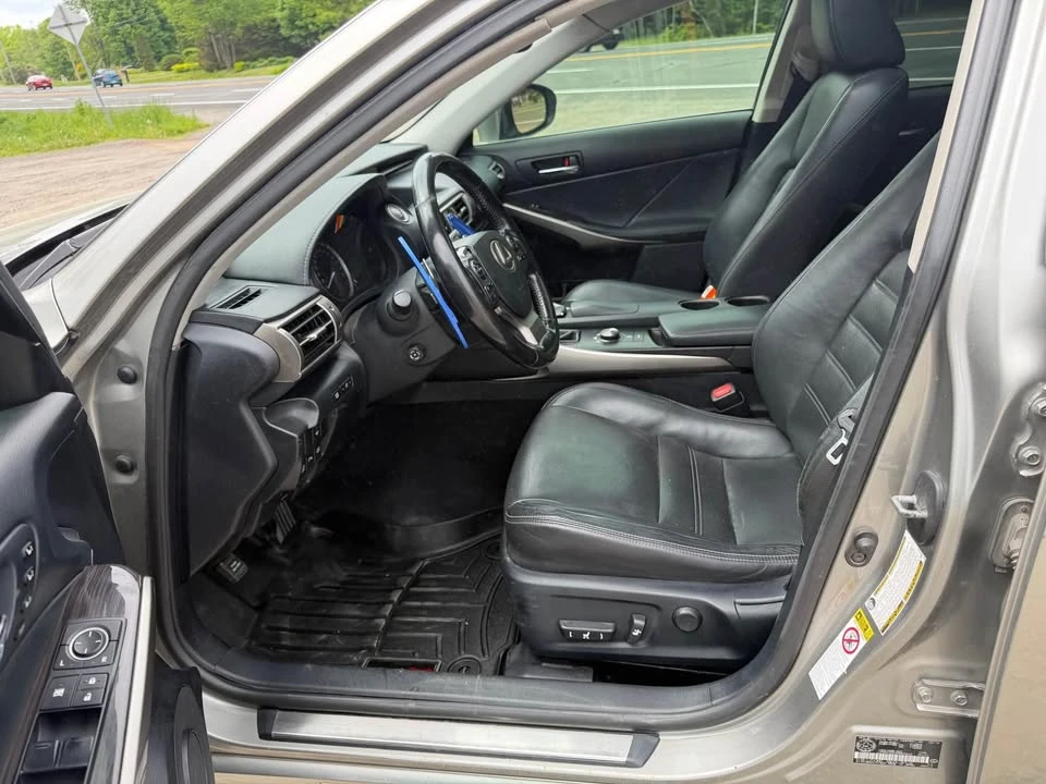 2016 Lexus IS 3rd Gen - Image 18 of 20
