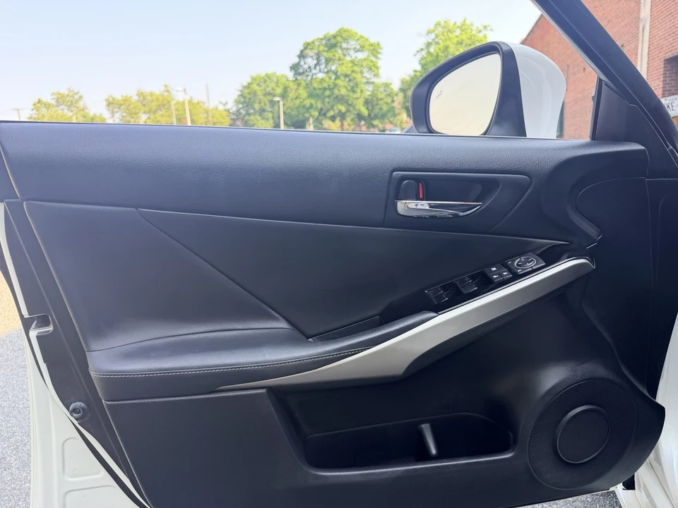 2016 Lexus IS 3rd Gen - Image 21 of 26