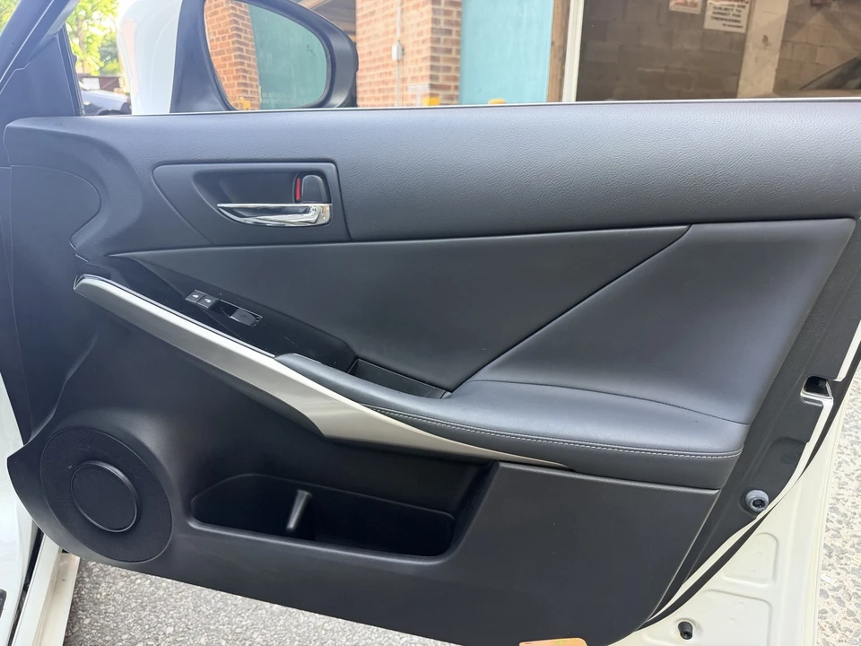 2016 Lexus IS 3rd Gen - Image 23 of 26