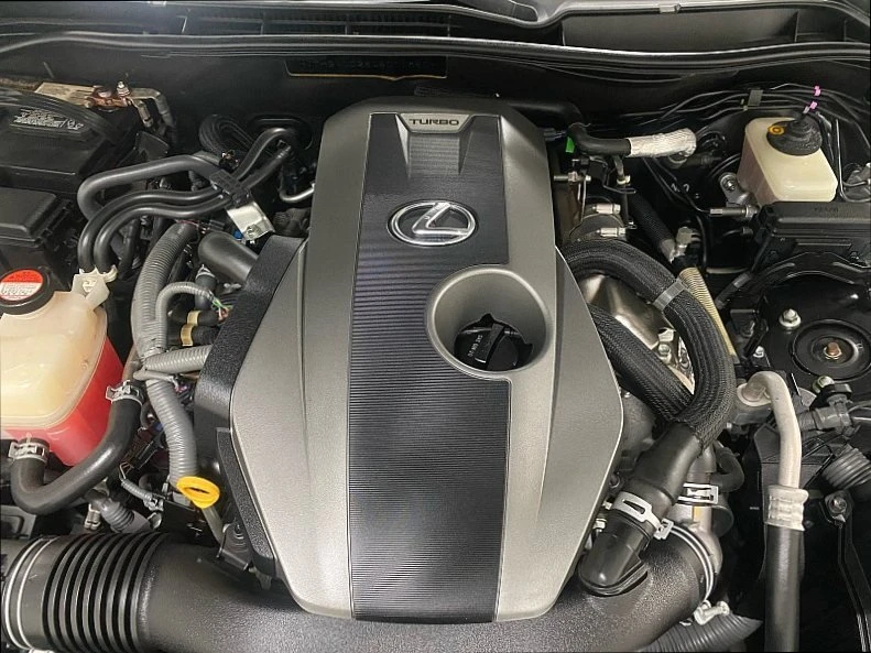 2016 Lexus IS 3rd Gen - Image 17 of 18