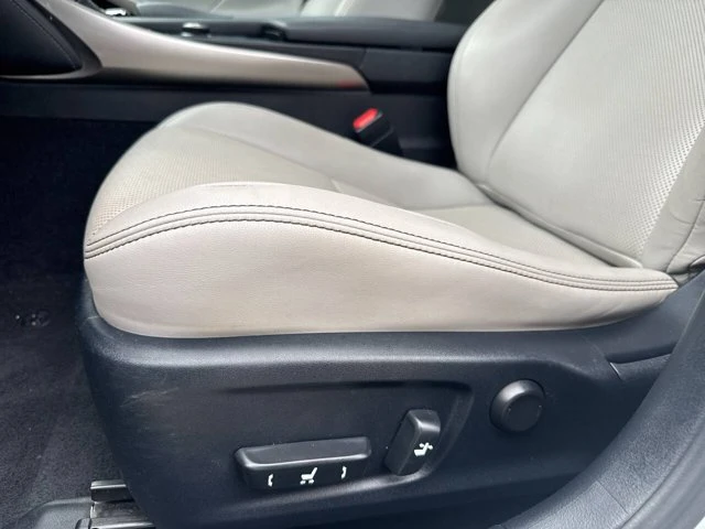 2016 Lexus IS 3rd Gen - Image 16 of 20