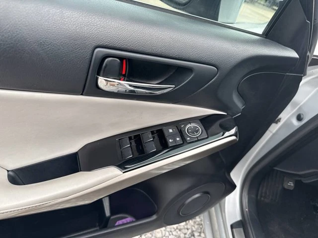 2016 Lexus IS 3rd Gen - Image 15 of 20
