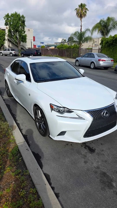 2016 Lexus IS 3rd Gen - Image 5 of 10
