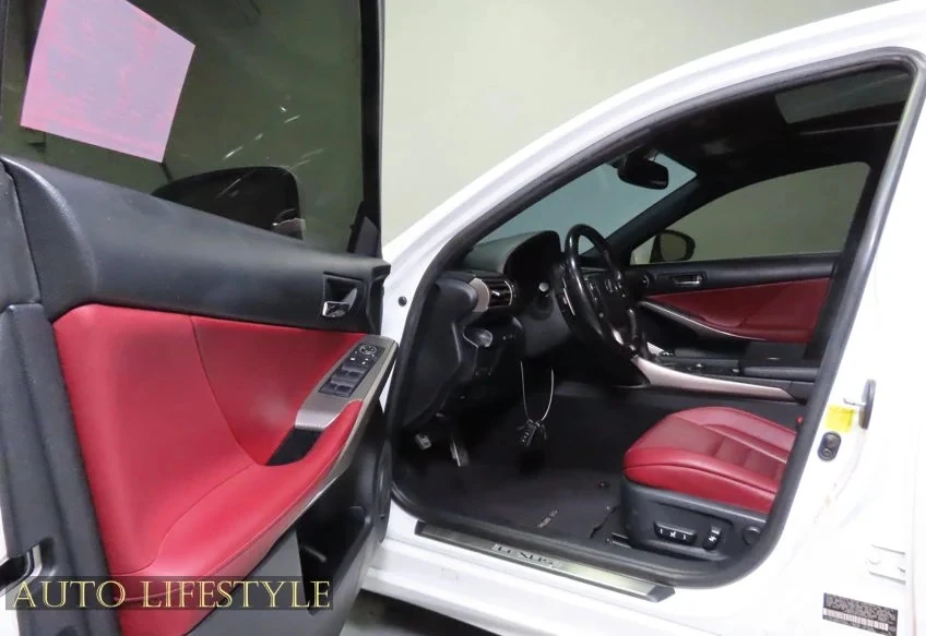 2016 Lexus IS 3rd Gen - Image 20 of 31