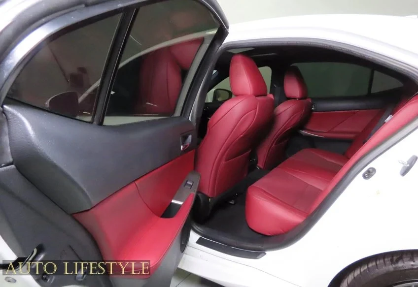 2016 Lexus IS 3rd Gen - Image 28 of 31