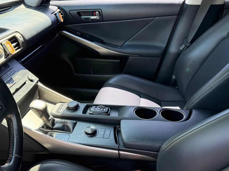 2016 Lexus IS 3rd Gen - Image 6 of 8