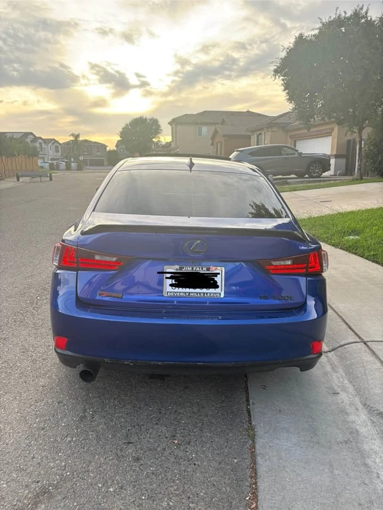 2016 Lexus IS 3rd Gen - Image 4 of 11