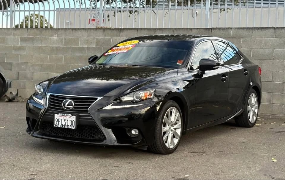 2016 Lexus IS 3rd Gen - Image 5 of 9