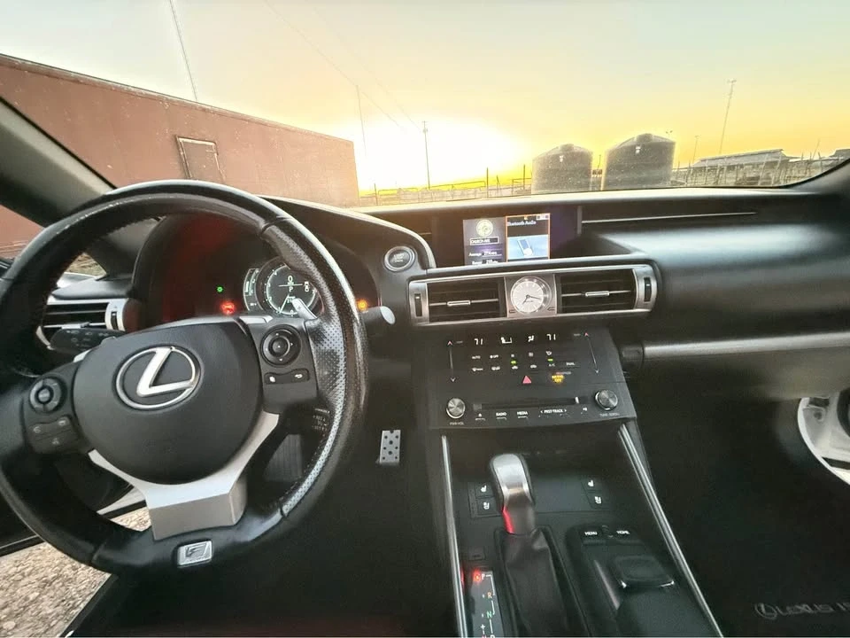 2016 Lexus IS 3rd Gen - Image 18 of 20