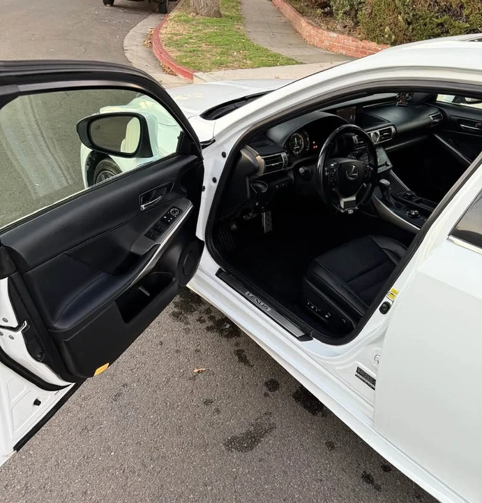 2016 Lexus IS 3rd Gen - Image 8 of 15
