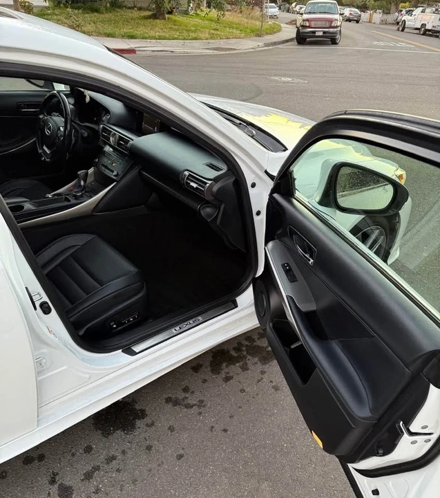 2016 Lexus IS 3rd Gen - Image 10 of 15